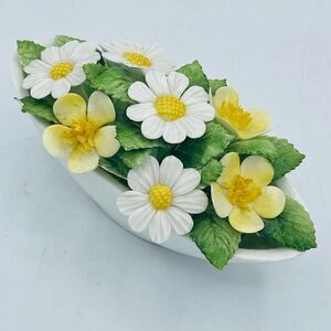 Vintage Royal Doulton Bone China White Daisies Yellow Buttercups Display England
